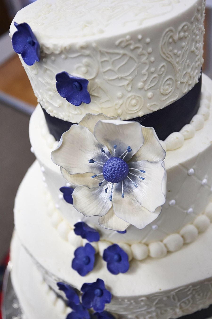 Gumpaste Flowers For Wedding Cakes
 Wedding Cake Gum Paste Flower Closeup CakeCentral