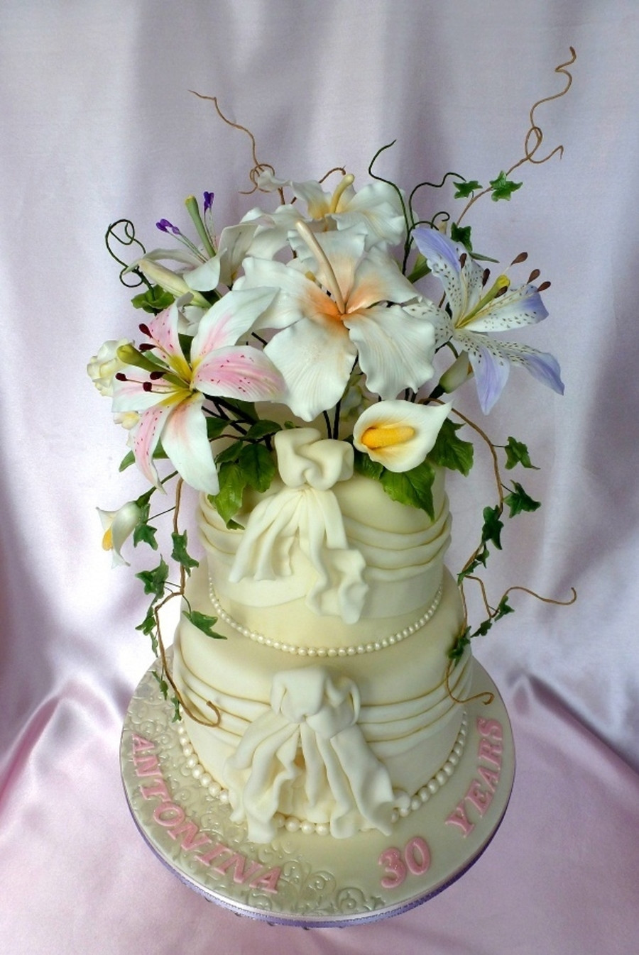 Gumpaste Flowers For Wedding Cakes
 White Wedding Cake With Drapes And Gumpaste Flowers