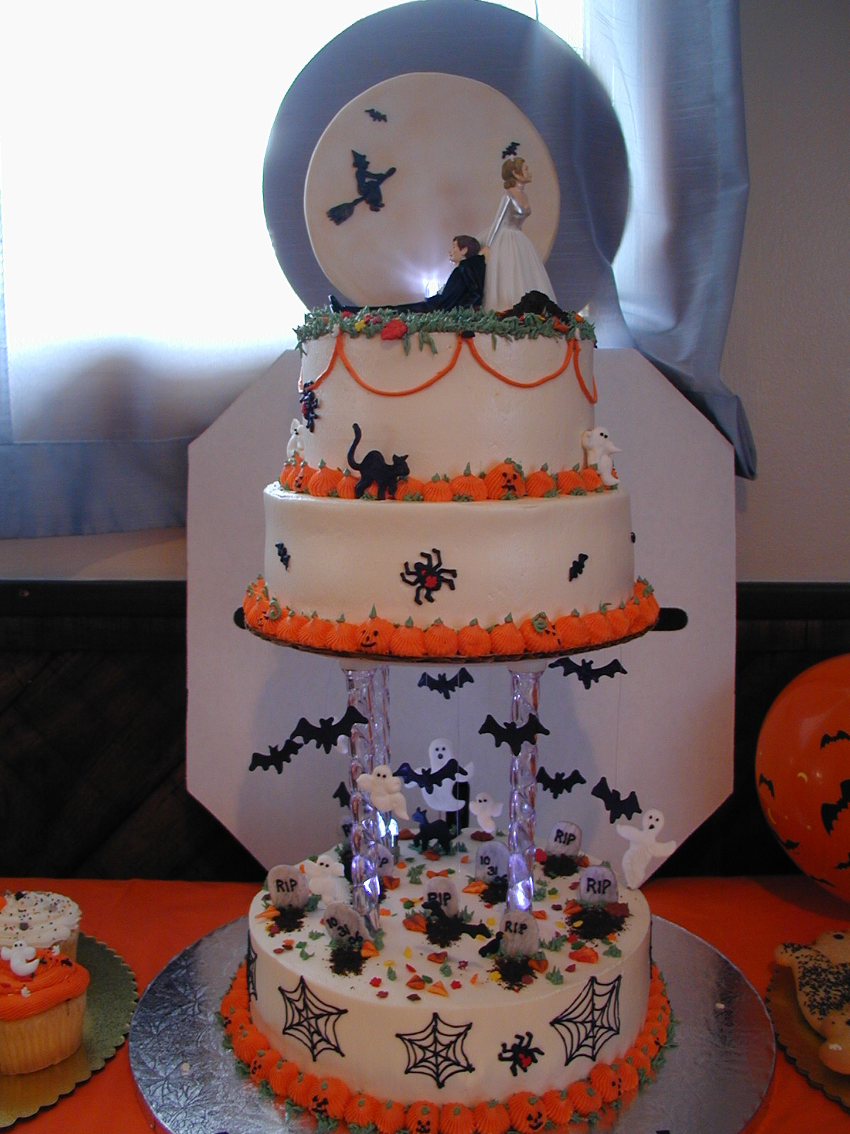 Halloween Wedding Cakes Ideas
 Halloween Cakes – Decoration Ideas