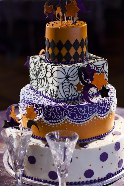 Halloween Wedding Cakes
 70 Unique Halloween Wedding Cakes