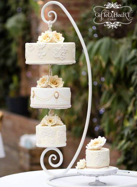 Hanging Wedding Cakes
 5 Amazing Hanging Wedding Cakes