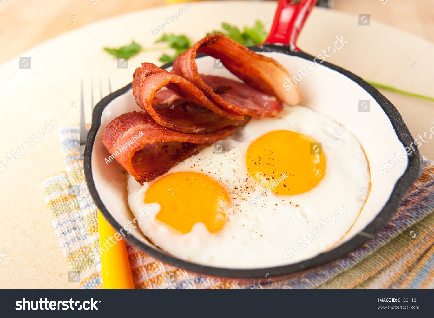 Healthy Bacon Breakfast
 Turkey Bacon And Fried Eggs For Healthy Paleo Breakfast