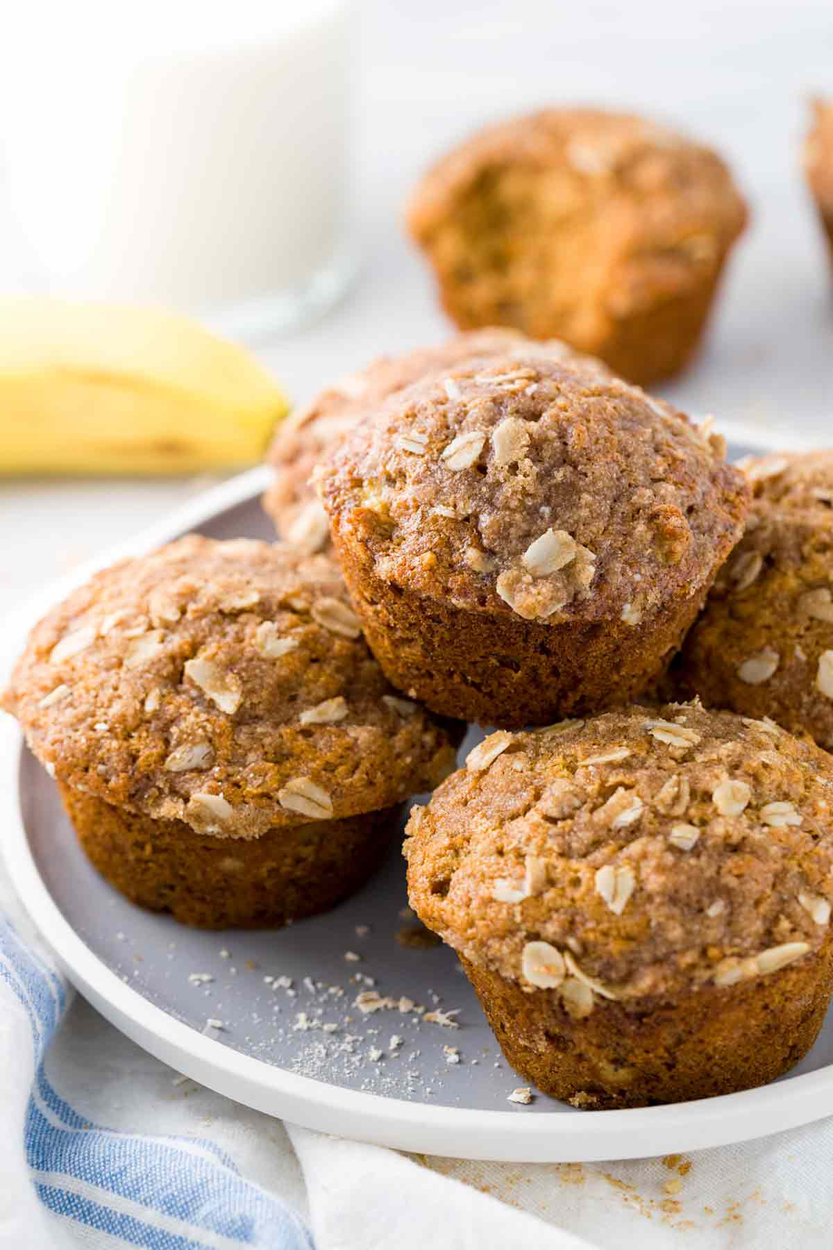 Healthy Banana Breakfast Muffins
 Healthy Banana Muffins with Old Fashioned Oats