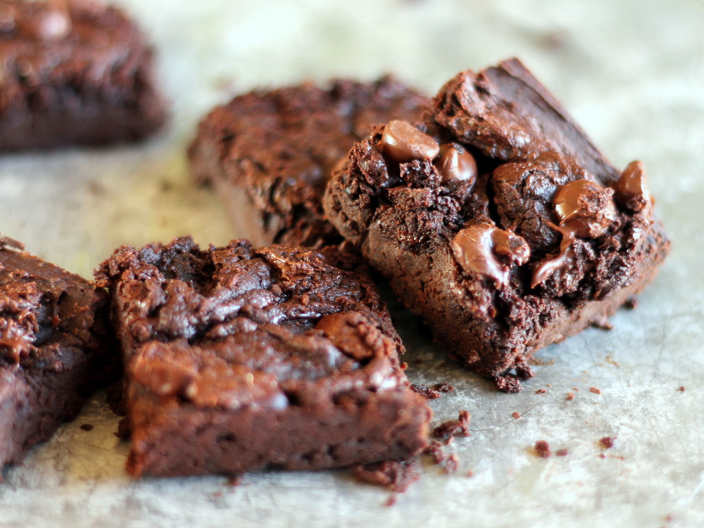 Healthy Black Bean Brownies
 Flourless Black Bean Avocado Brownies vegan and gluten