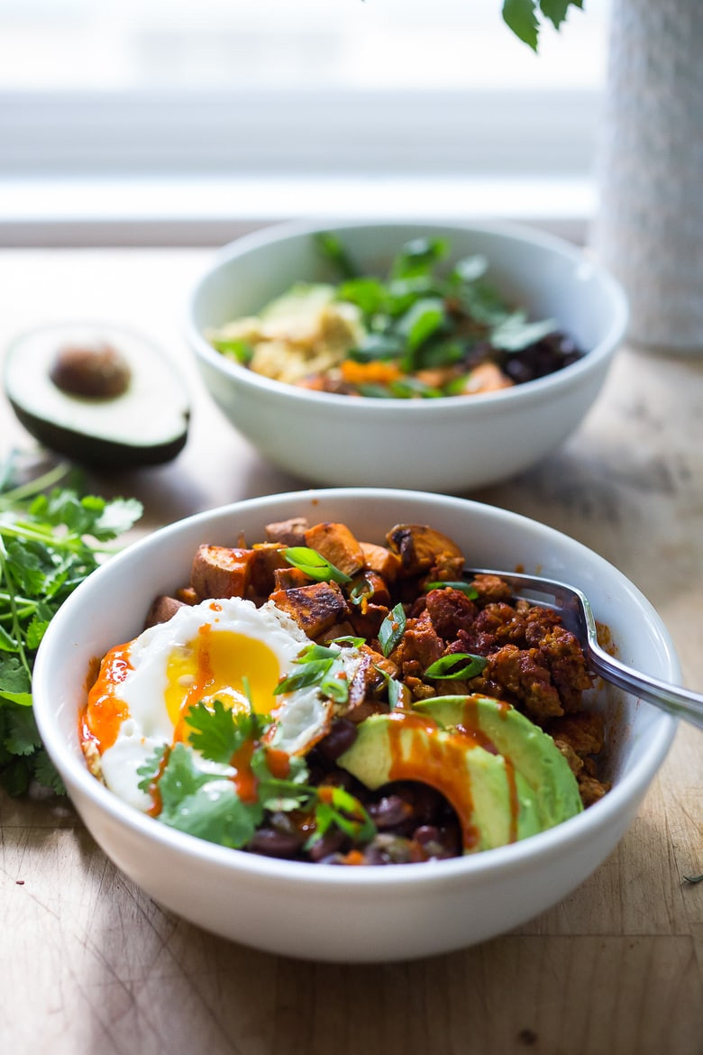 Healthy Breakfast Bowls
 Healthy Yummy Mexican Breakfast Bowls