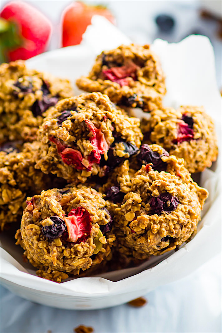 Healthy Breakfast Cookies
 e Bowl Berry Oatmeal Breakfast Cookies