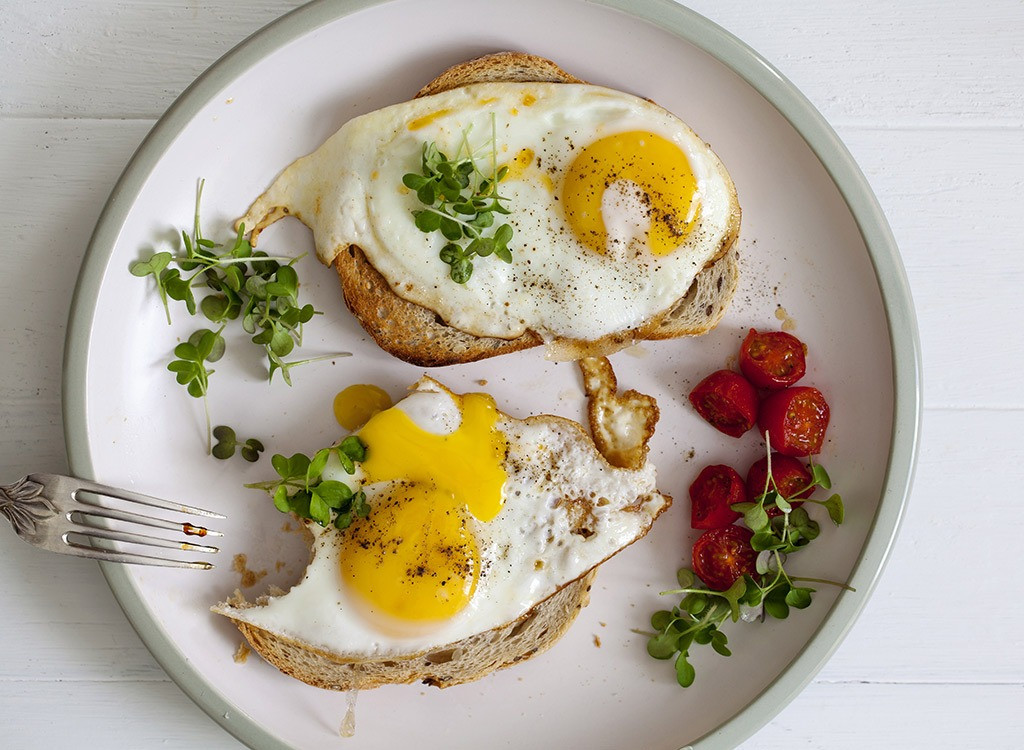 Healthy Breakfast Eggs
 12 Things That Happen To Your Body When You Eat Eggs