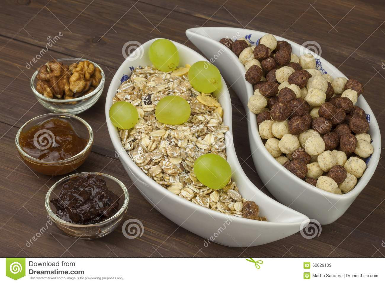 Healthy Breakfast For Athletes
 Healthy Diet Breakfast Oatmeal Cereal And Fruit Foods