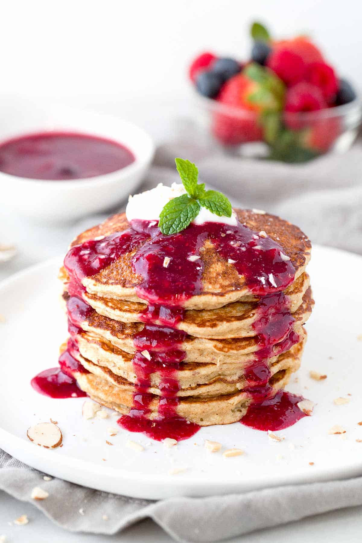 Healthy Breakfast Pancakes
 Healthy Oat Pancakes with Berry Sauce
