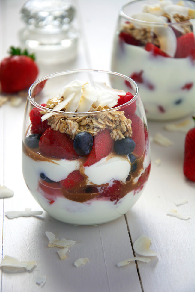 Healthy Breakfast Parfait
 Maple Cinnamon Oats and Vanilla Greek Yogurt Parfaits with