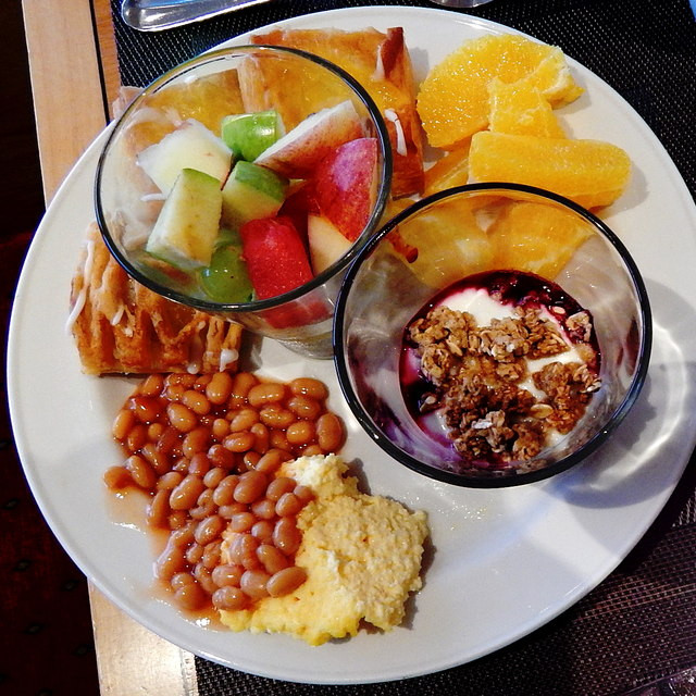 Healthy Breakfast Restaurants
 Belfast Hilton Hotel Dining Room © Suzanne
