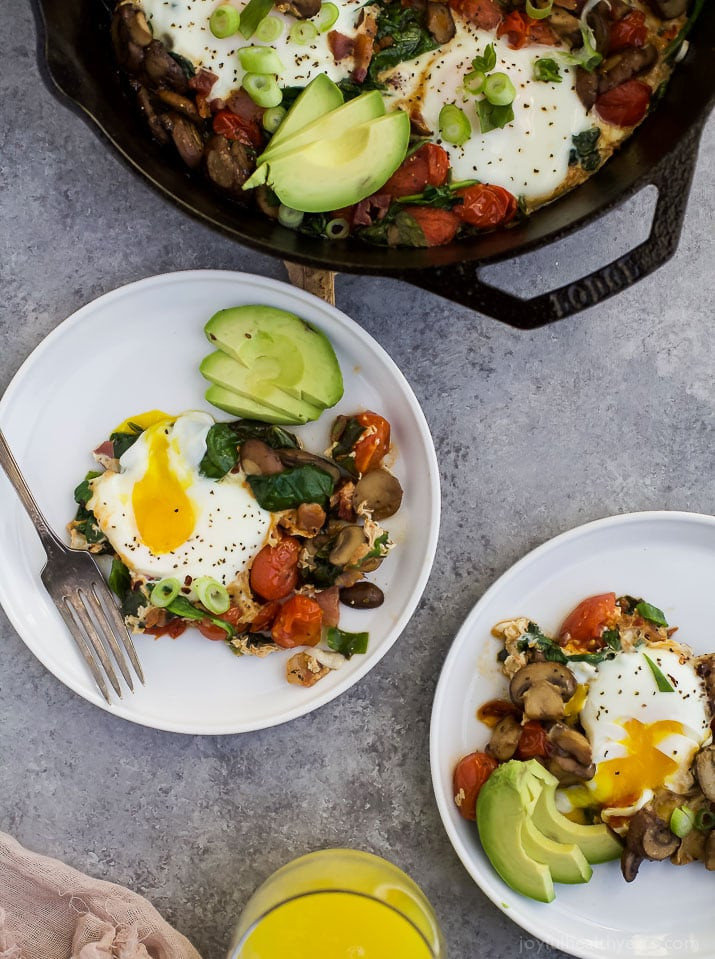 Healthy Breakfast Skillet
 Spinach Mushroom Breakfast Skillet with Eggs