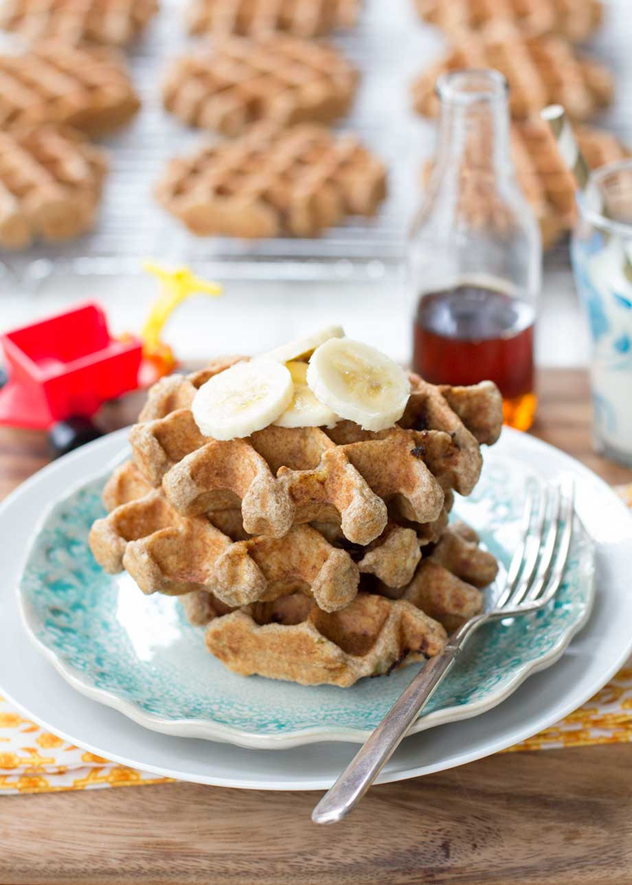 Healthy Breakfast Waffles
 Make Ahead Breakfast Whole Grain Banana Oatmeal Waffles