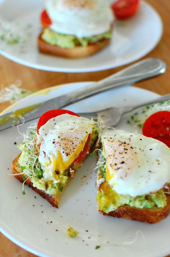 Healthy Breakfast With Eggs And Avocado
 Avocado Toast with Fried Egg