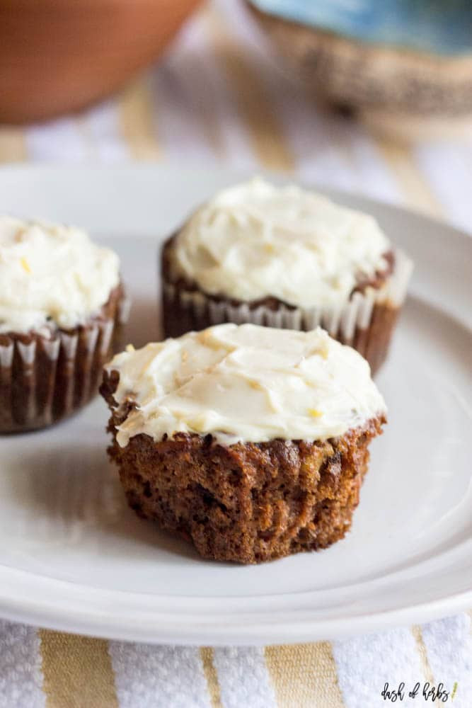 Healthy Carrot Cake Frosting
 Healthy Carrot Cake Cupcakes With Cream Cheese Frosting
