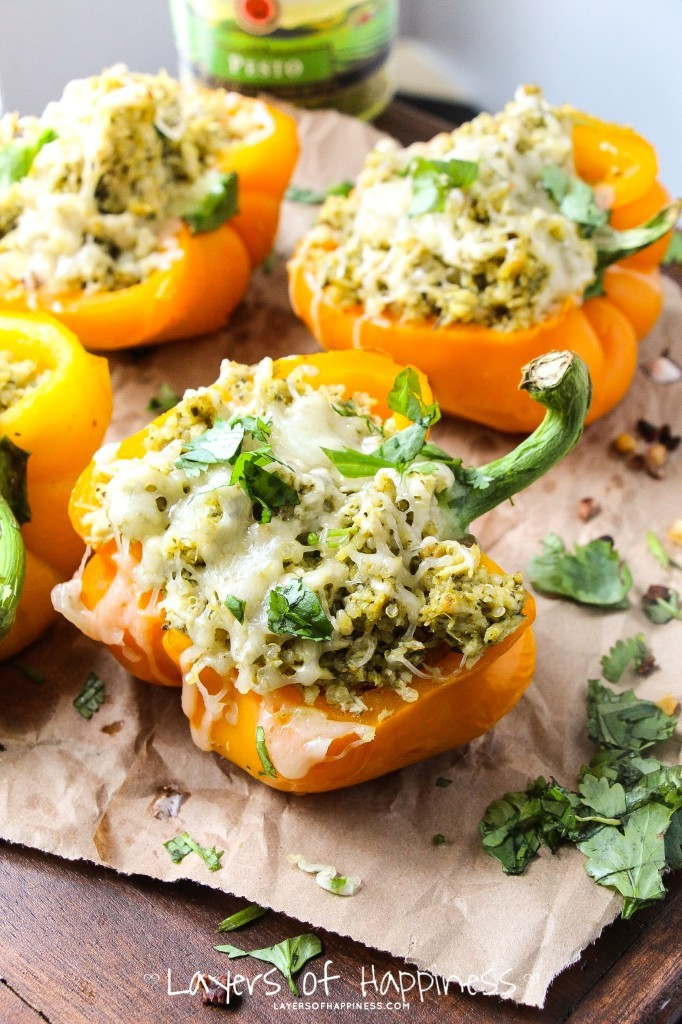 Healthy Chicken Stuffed Bell Peppers
 5 Ingre nt Pesto Chicken Stuffed Peppers Layers of