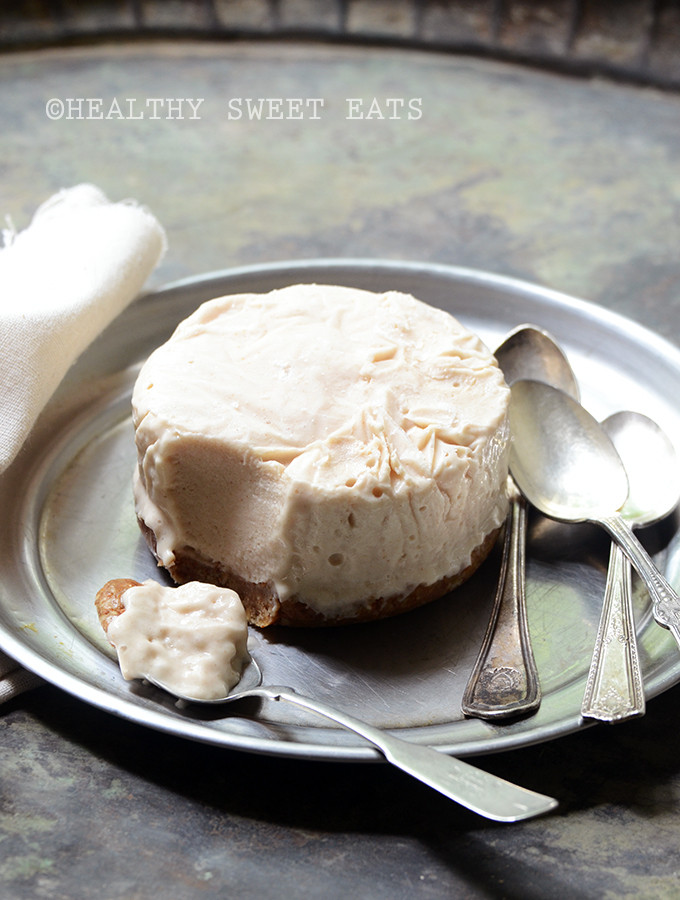 Healthy Coconut Cream Pie
 Mini Frozen Peach Coconut Cream Pie with Almond Crust