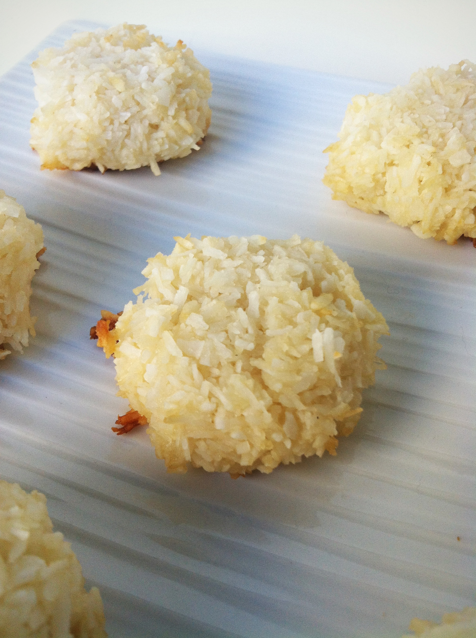 Healthy Coconut Macaroons Recipe
 Clean Eating Coconut Macaroons