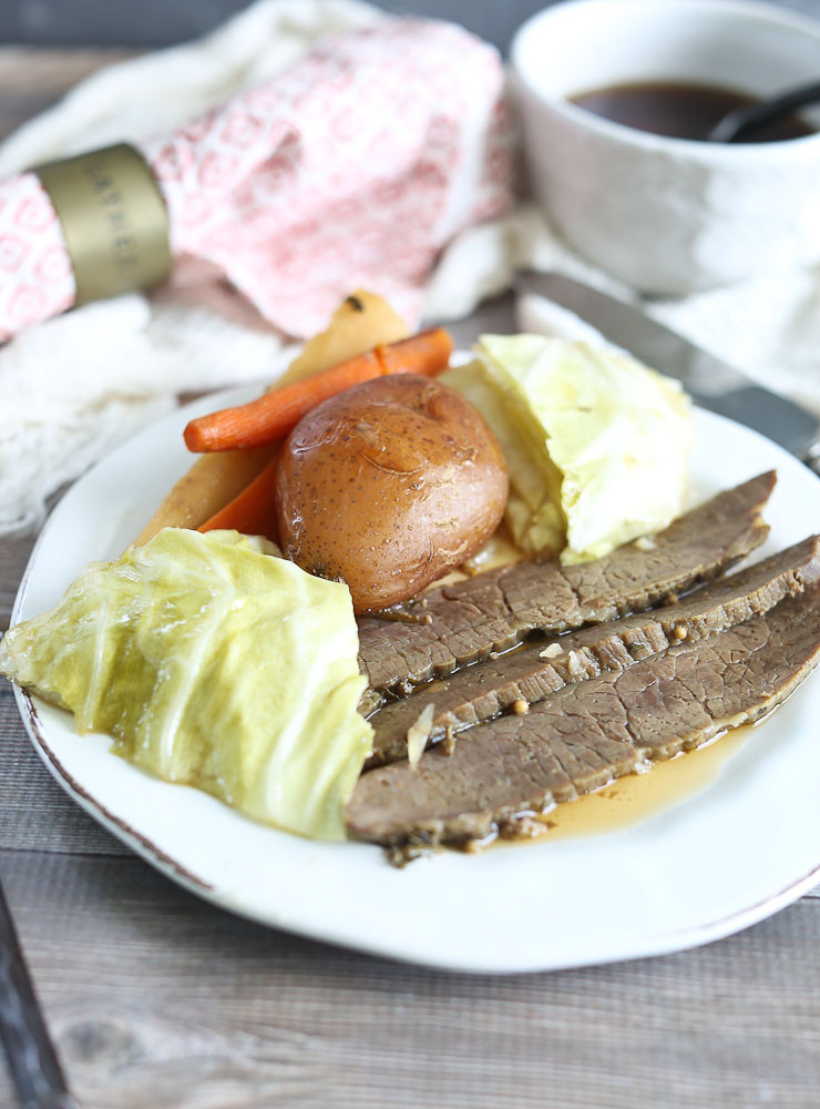 Healthy Corned Beef And Cabbage
 Corned Beef and Cabbage Slow Cooker Recipe Happy