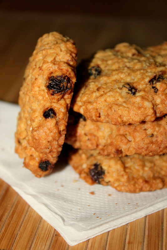 Healthy Crispy Oatmeal Cookies
 Cookie Man Crispy Oatmeal Raisin Cookies