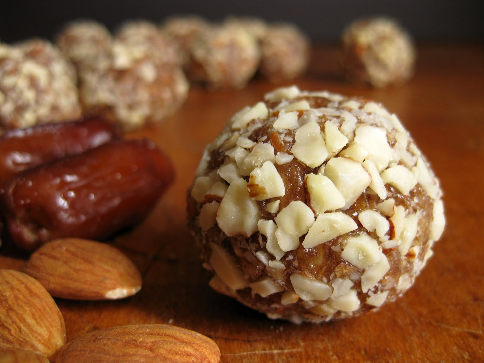 Healthy Desserts With Dates
 Easy Recipe for Healthy Almond & Date Treats Paleo