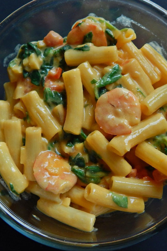 Healthy Garlic Shrimp Pasta
 Quick and Healthy Garlic Shrimp Pasta with Spinach