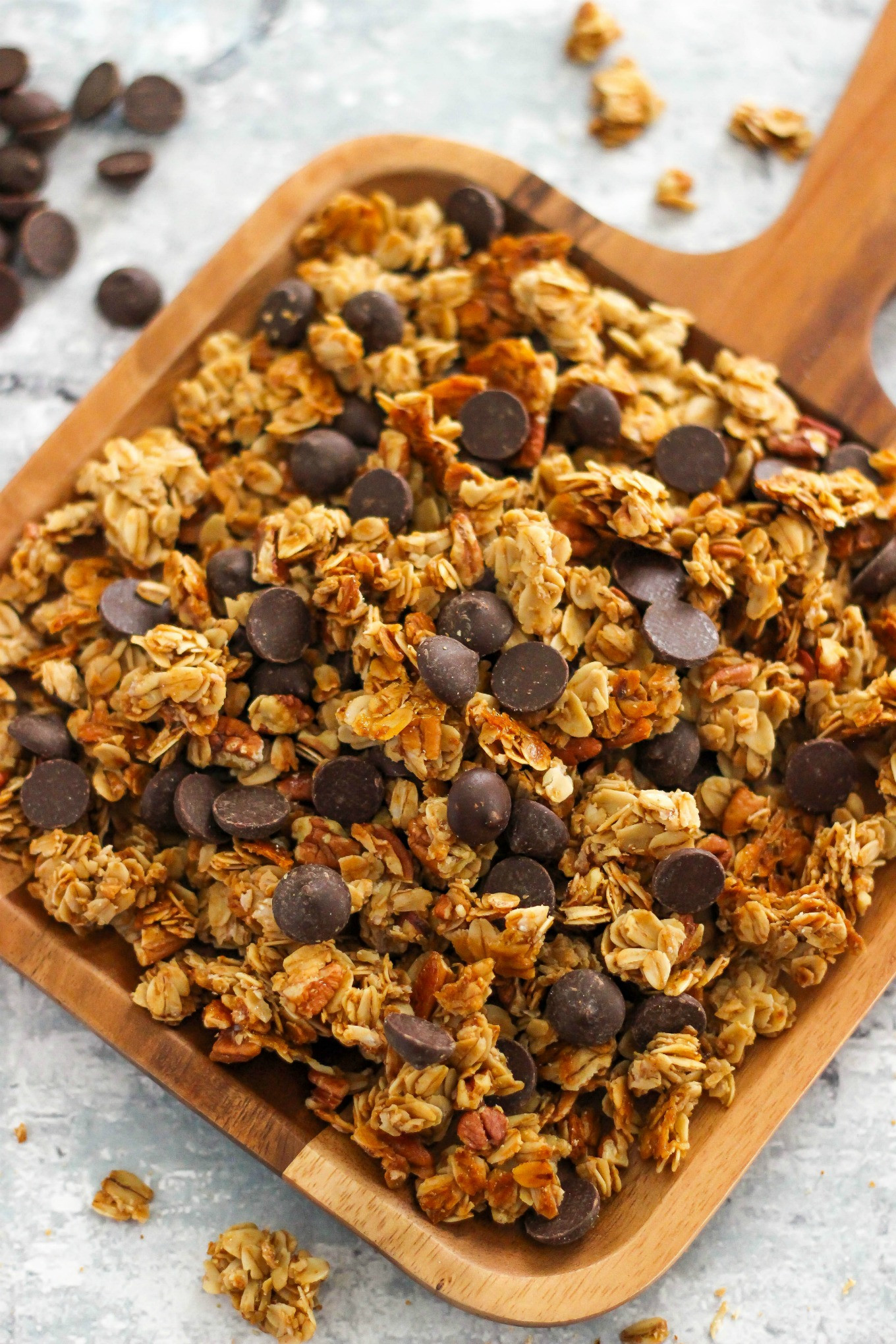 Healthy Granola Snacks
 5 Ingre nt Chocolate Chip Granola Recipe