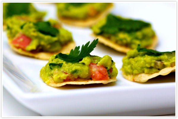 Healthy Guacamole Snacks
 Bundts of Steel Super Bowl= Super Snacks