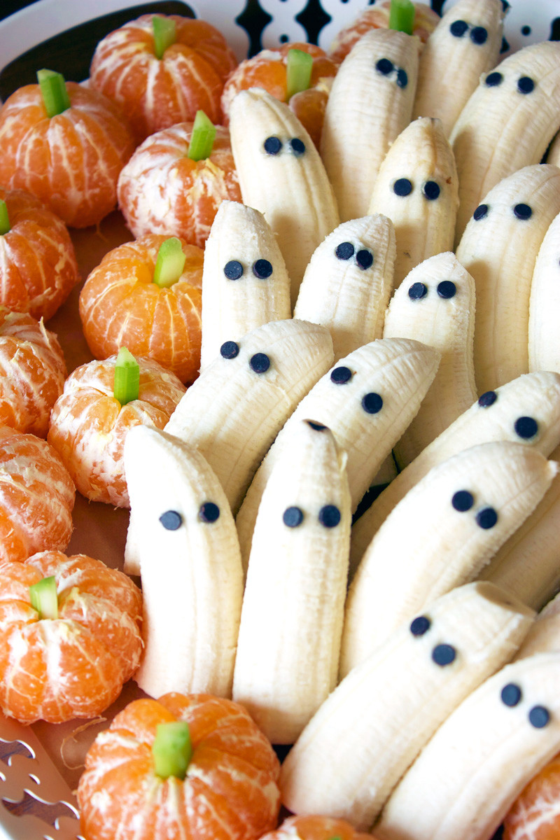Healthy Halloween Snacks For Kids
 Tangerine Pumpkins & Banana Ghosts