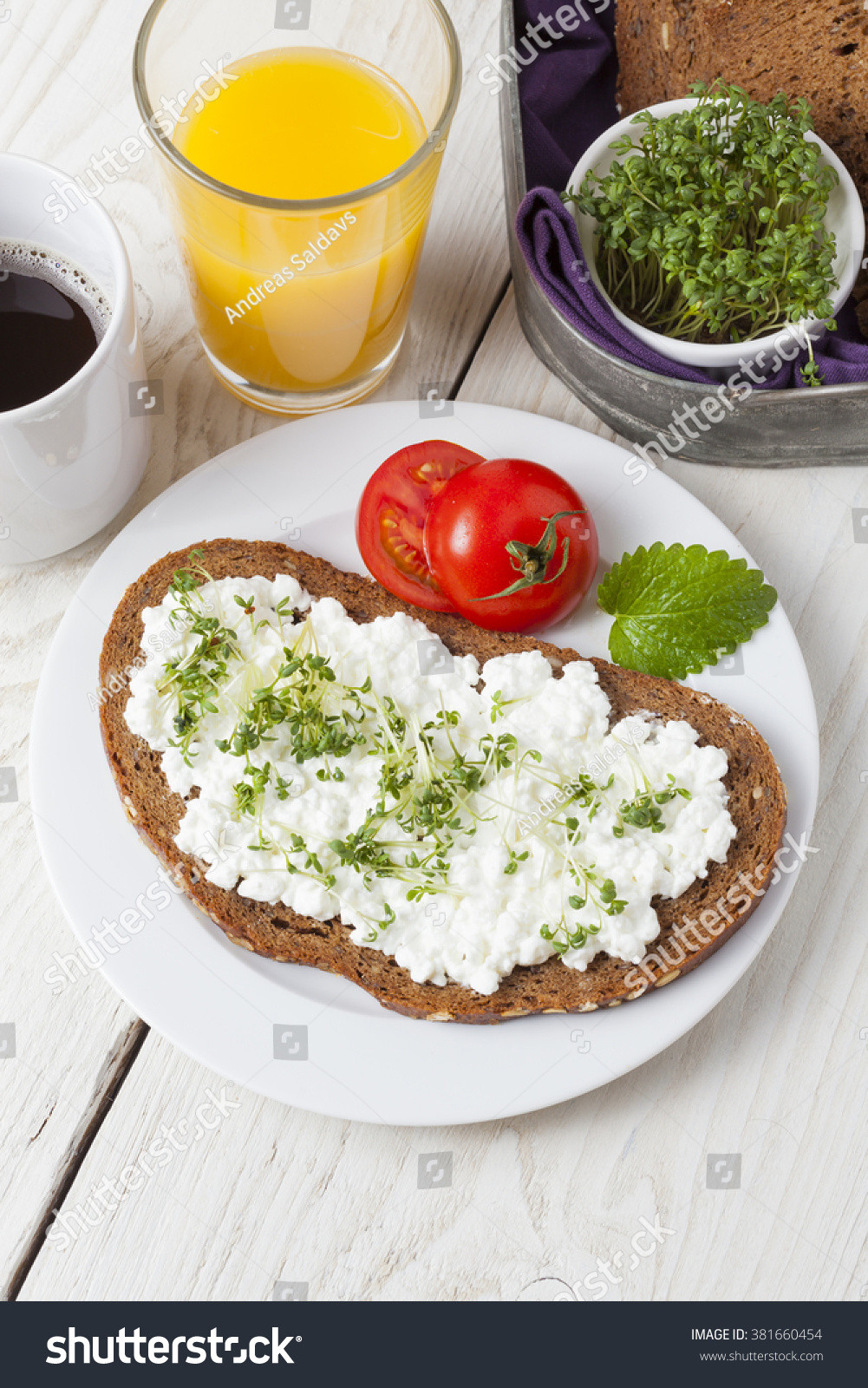 Healthy Low Cholesterol Breakfast
 Healthy Spring Summer Low Fat Breakfast Stock