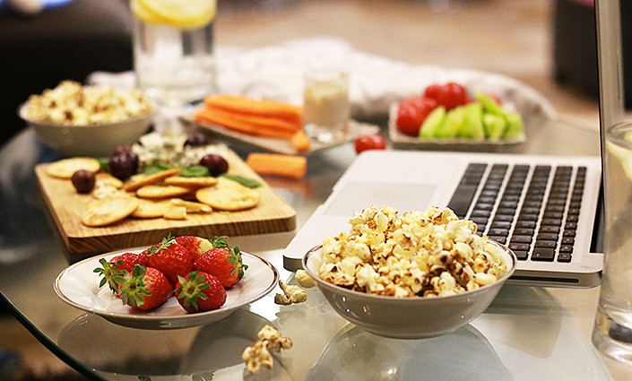 Healthy Movie Night Snacks
 SIMPLE AND HEALTHY TV DINNER