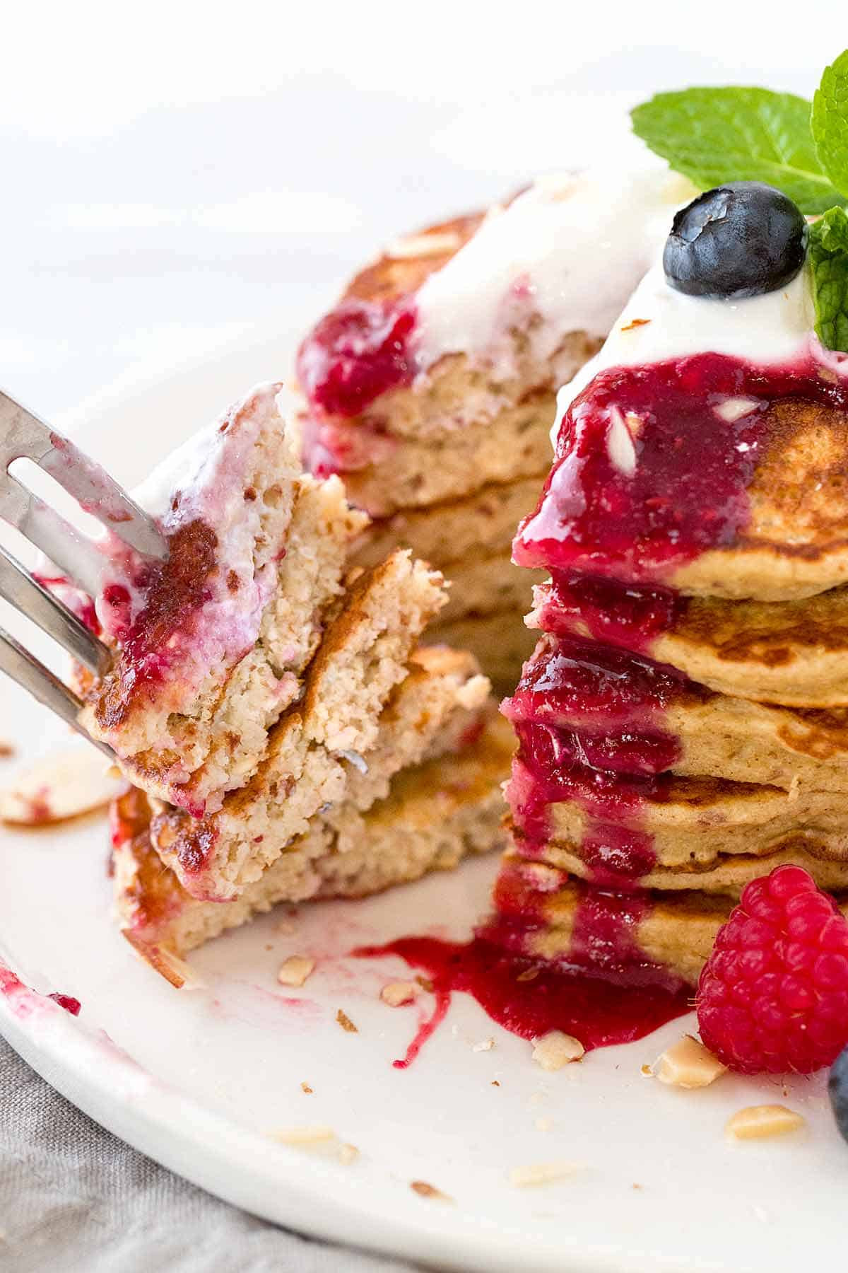 Healthy Oat Pancakes
 Healthy Oat Pancakes with Berry Sauce