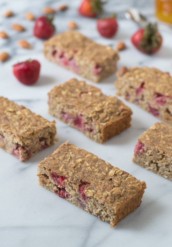 Healthy Oatmeal Breakfast Bars
 Strawberry Oatmeal Breakfast Bars