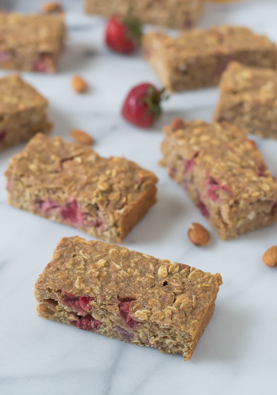 Healthy Oatmeal Breakfast Bars
 Strawberry Oatmeal Breakfast Bars