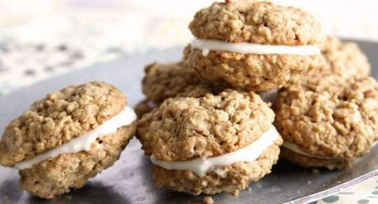 Healthy Oatmeal Coconut Cookies
 Healthy Oatmeal and Creamy Coconut Sandwich Cookies