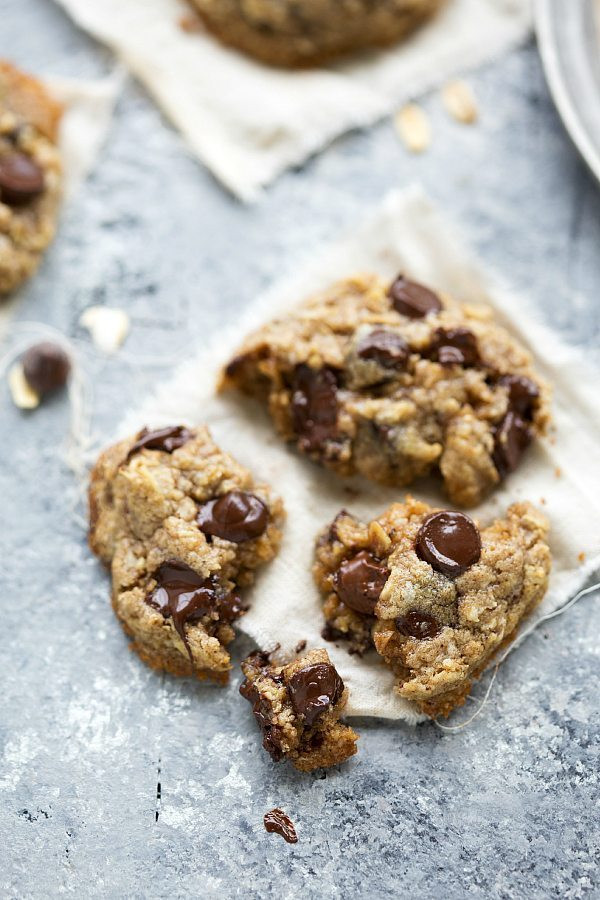 Healthy Oatmeal Cookies No Flour
 The BEST healthy oatmeal chocolate chip cookies