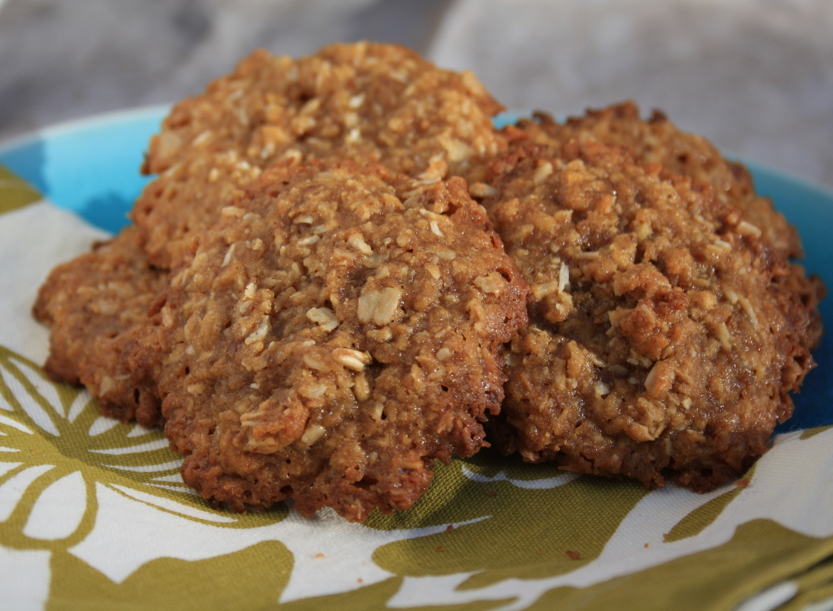 Healthy Oatmeal Molasses Cookies
 Chewy and crispy coconut oatmeal cookies Grandma Molasses