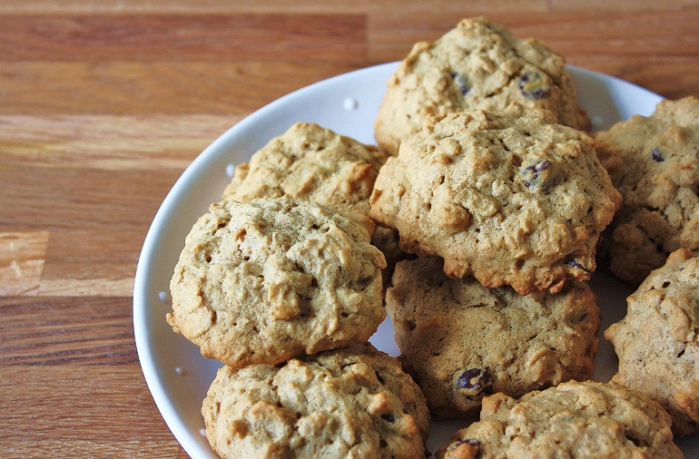 Healthy Oatmeal Raisin Cookies Applesauce
 Caitlin s Applesauce Raisin Oatmeal Cookies Keepin It Kind