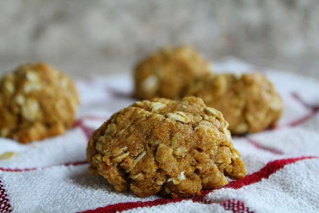 Healthy Oatmeal Walnut Cookies
 Healthy Oatmeal Walnut Snack Cookies – KintheKitchen