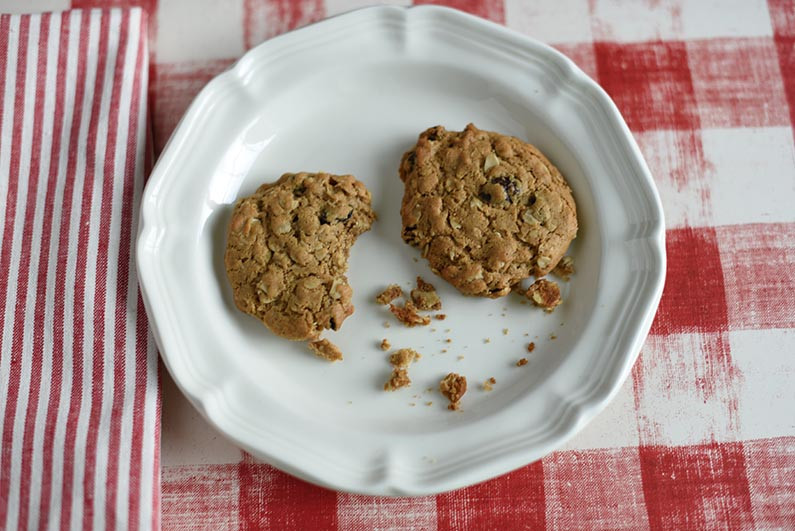 Healthy Oatmeal Walnut Cookies
 Oatmeal Raisin Cookies Made with Heart Healthy Walnut Butter