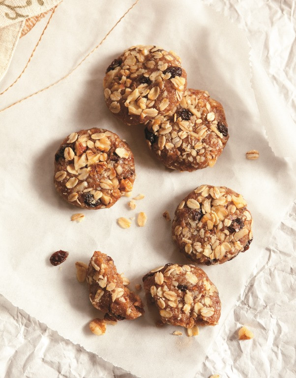 Healthy Oatmeal Walnut Cookies
 Book Review Raw & Simple by Judita Wignall Plus Raw