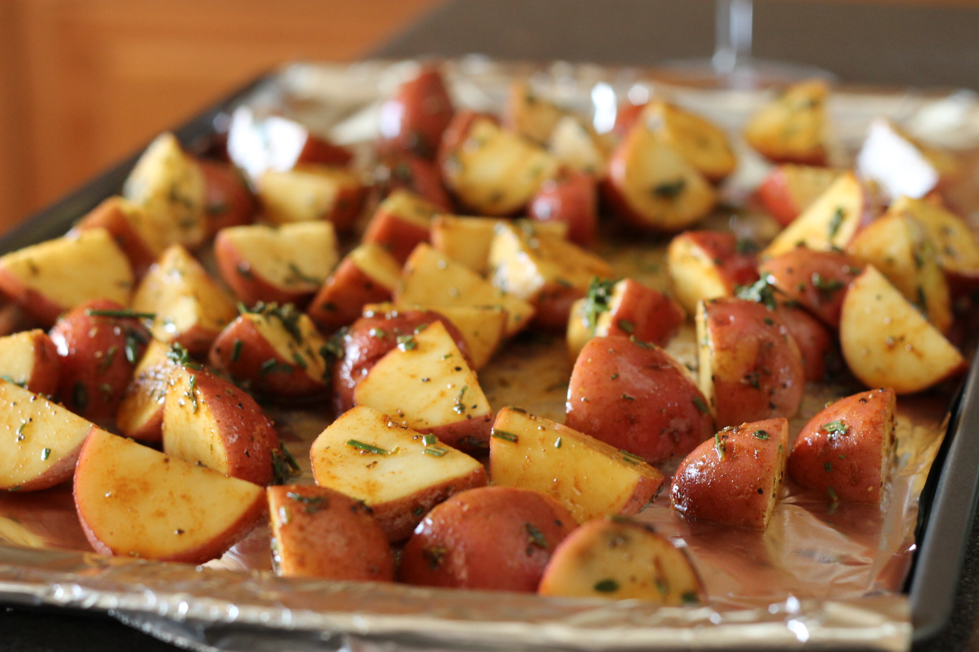 Healthy Oven Roasted Potatoes
 A healthy side dish roasted red potatoes