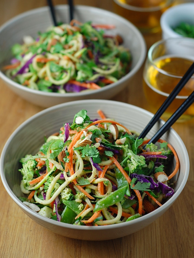 Healthy Pad Thai Sauce
 Raw Pad Thai with Spicy Almond Sauce – Turnip the Oven