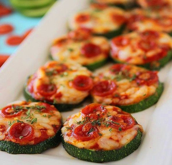 Healthy Paleo Snacks
 Zucchini Pizza Bites nom nom paleo snack