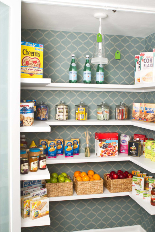 Healthy Pantry Snacks
 Banish bad food habits with these kitchen strategies