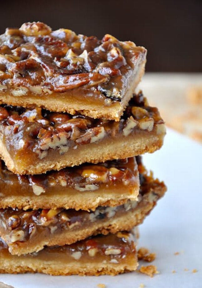 Healthy Pecan Pie Bars
 18 Thanksgiving Dessert Recipes You’ll Be Thankful Are NOT