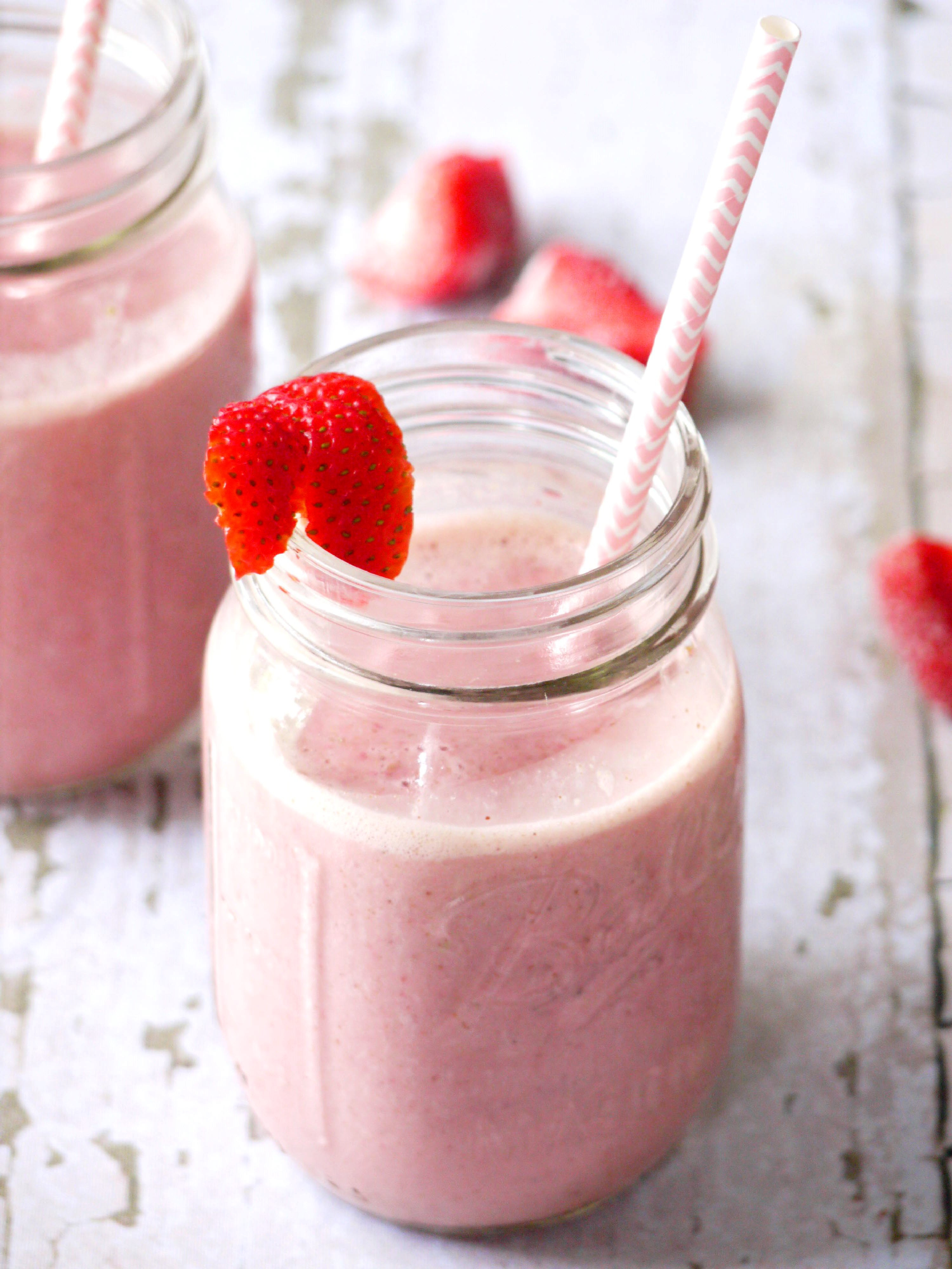 Healthy Premade Smoothies
 Frozen Strawberry and Almond Smoothie
