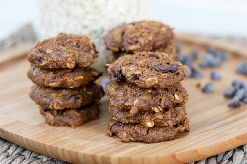 Healthy Pumpkin Oatmeal Chocolate Chip Cookies
 11 Healthy Pumpkin Recipes Just In Time For Halloween Treats