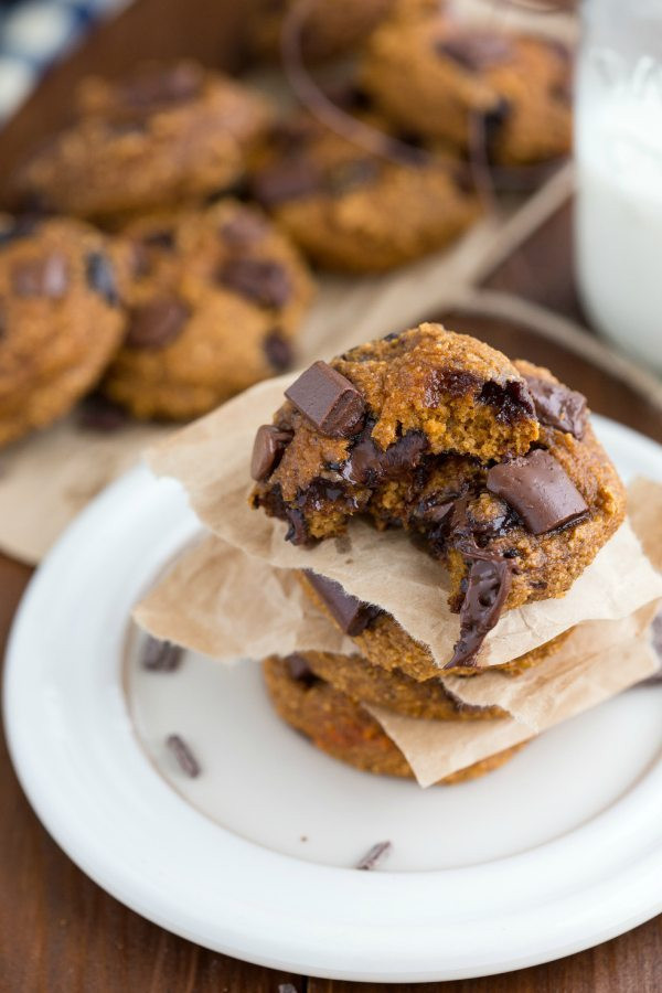 Healthy Pumpkin Oatmeal Chocolate Chip Cookies
 The BEST healthy oatmeal chocolate chip cookies Chelsea