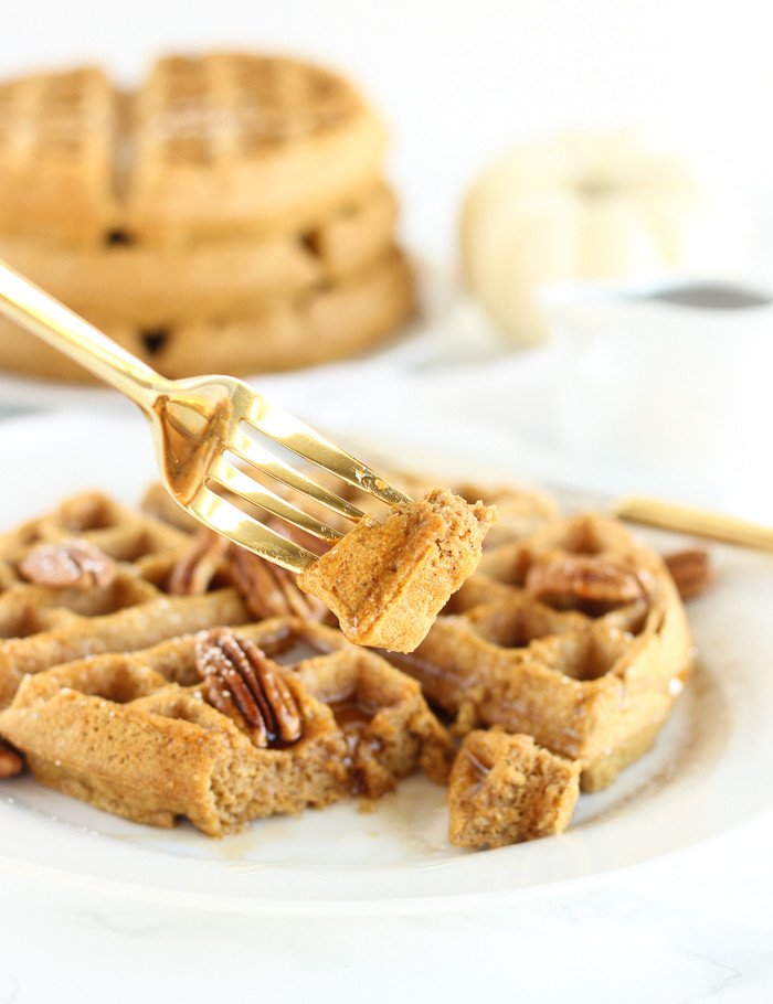 Healthy Pumpkin Waffles
 healthy pumpkin waffles